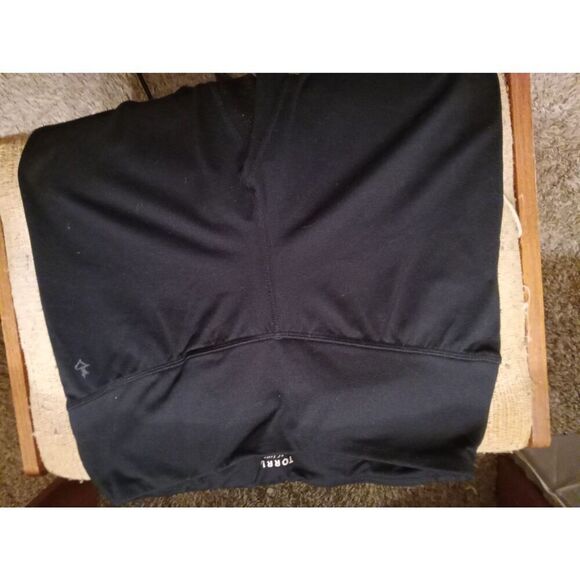 TORRID Activewear Leggings.  Criss-cross design adds a special touch. - Picture 4 of 6